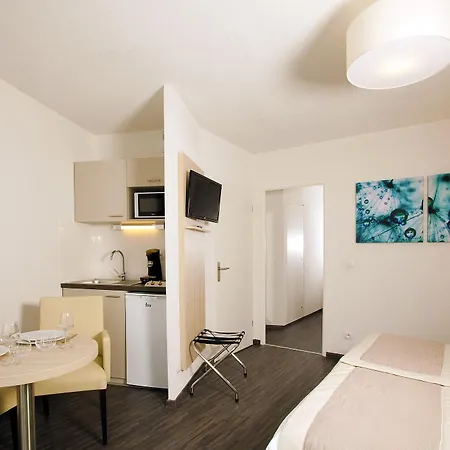 Appart hôtel Residhome Bords De Marne 3*