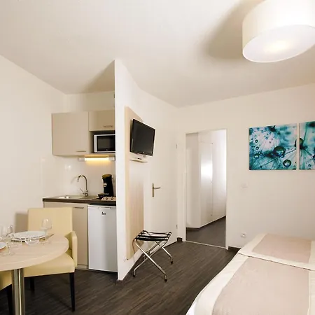 Aparthotel Residhome Bords De Marne 3*