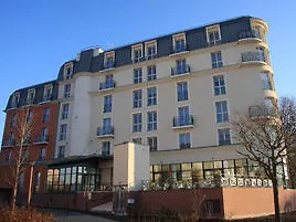 Residhome Bords De Marne 3* Neuilly-Plaisance