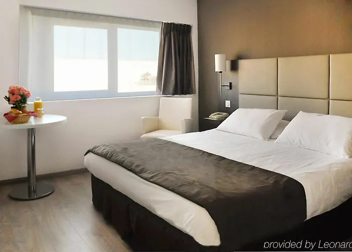 Aparthotel Residhome Bords De Marne 3*